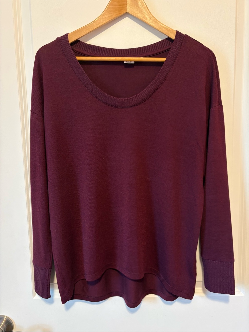 GAP Women's Wine Scoop Neck Sweater